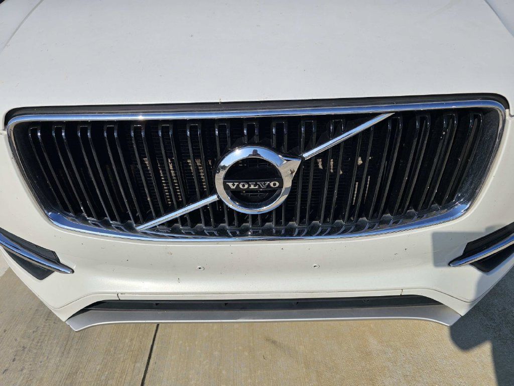 Used 2016 Volvo XC90 T6 Momentum w/ Protection Package Plus AWD/4WD image 6