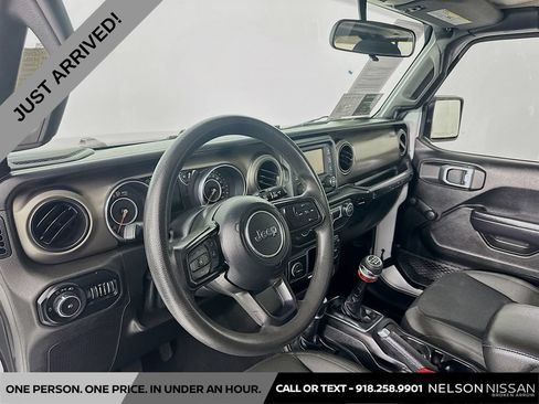 Used 2019 Jeep Wrangler Unlimited Sport AWD/4WD image 9