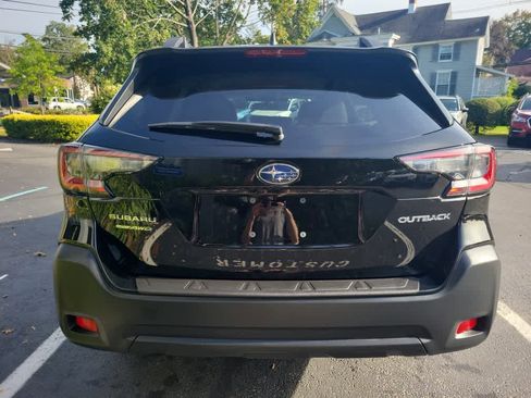 Certified 2025 Subaru Outback Premium image 4