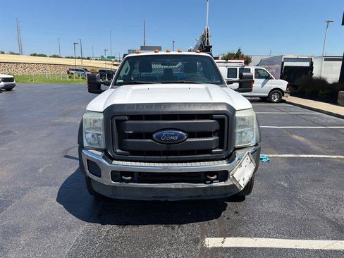 Used 2015 Ford F550 4x4 Regular Cab Super Duty image 4