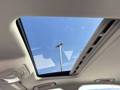 Used 2016 Audi A4 2.0T Premium image 17