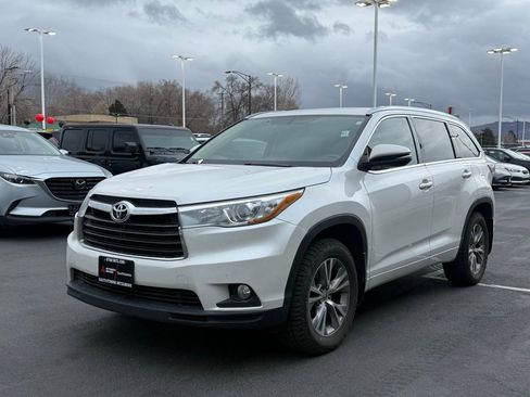 Used 2015 Toyota Highlander XLE AWD/4WD image 4