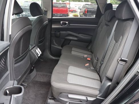 Used 2022 Kia Sorento LX image 20