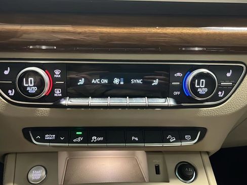 Used 2024 Audi Q5 e Premium Plus w/ Premium Plus Package AWD/4WD image 18