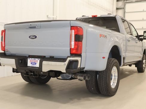 New 2025 Ford F350 Lariat w/ Lariat Ultimate Package image 8