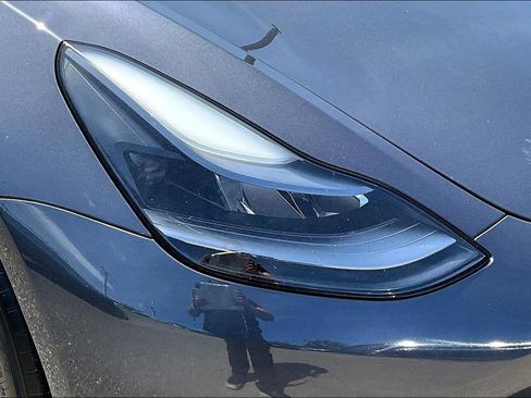 Used 2023 Tesla Model 3 Standard Range RWD image 29