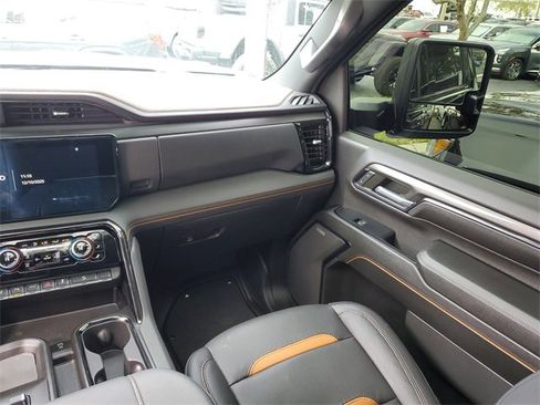Used 2024 GMC Sierra 2500 AT4 w/ AT4 Premium Plus Package image 15