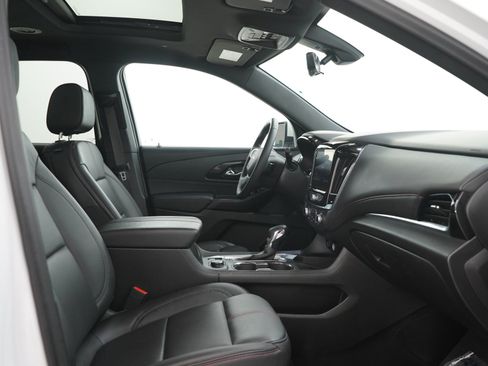 Used 2023 Chevrolet Traverse RS AWD/4WD image 13
