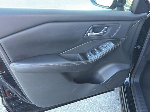 Used 2025 Nissan Rogue SV FWD image 16