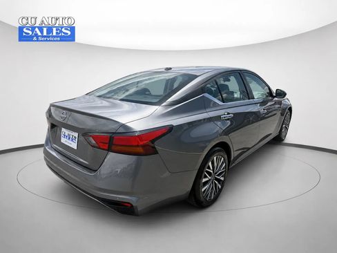 Used 2025 Nissan Altima 2.5 SV FWD image 7