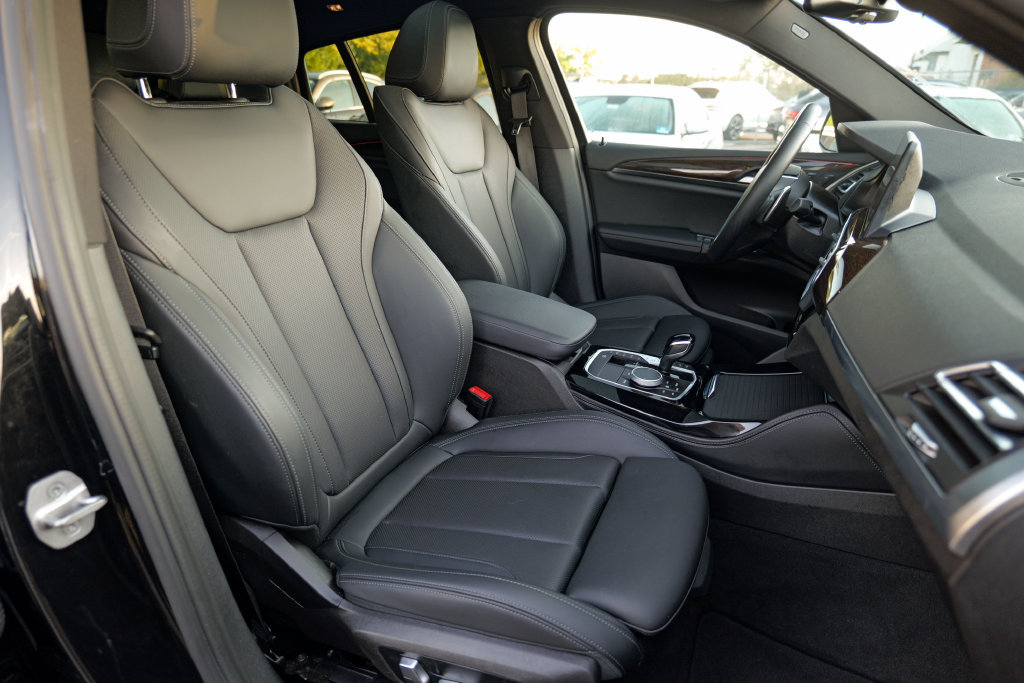 Used 2023 BMW X4 xDrive30i w/ Premium Package AWD/4WD image 34