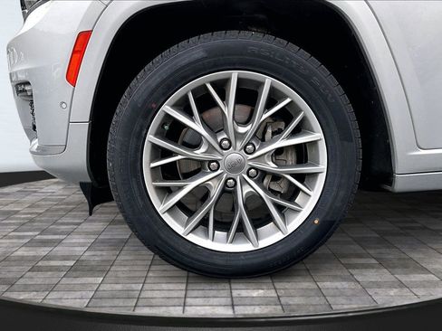 Used 2022 Jeep Grand Cherokee L Summit w/ Advanced Protech Group IV image 10