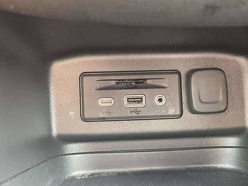 Used 2024 Chevrolet Equinox RS FWD image 39