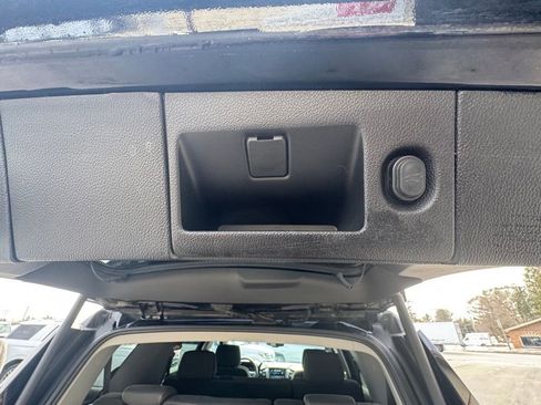 Used 2020 GMC Yukon SLE w/ SLE Value Package image 48