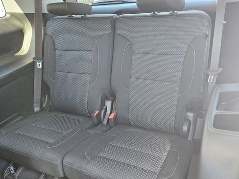 Used 2023 GMC Acadia SLE w/ Driver Convenience Package image 7