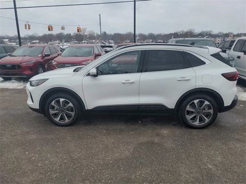 Certified 2024 Ford Escape Platinum w/ Premium Technology Package image 3