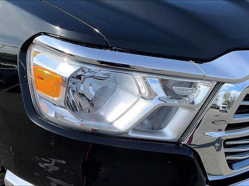 Used 2024 RAM 1500 Laramie RWD image 33