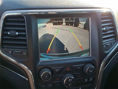 Used 2016 Jeep Grand Cherokee Limited image 18