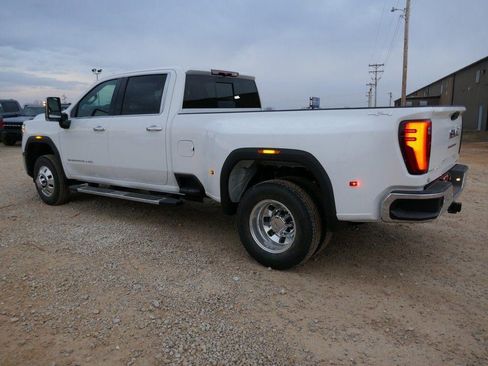 New 2026 GMC Sierra 3500 SLT w/ SLT Premium Package AWD/4WD image 6
