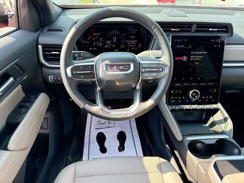 Used 2025 GMC Terrain Elevation w/ Elevation Premium Package FWD image 14