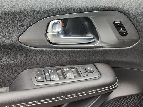 New 2026 Chrysler Pacifica Select image 10