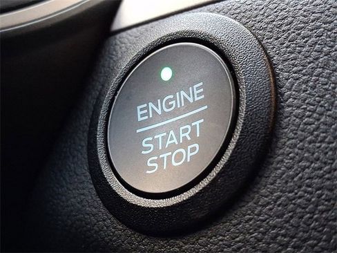 Used 2022 Ford Escape SE w/ SE Sport Appearance Package image 23