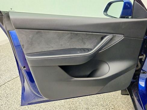 Used 2022 Tesla Model Y Long Range AWD/4WD image 11