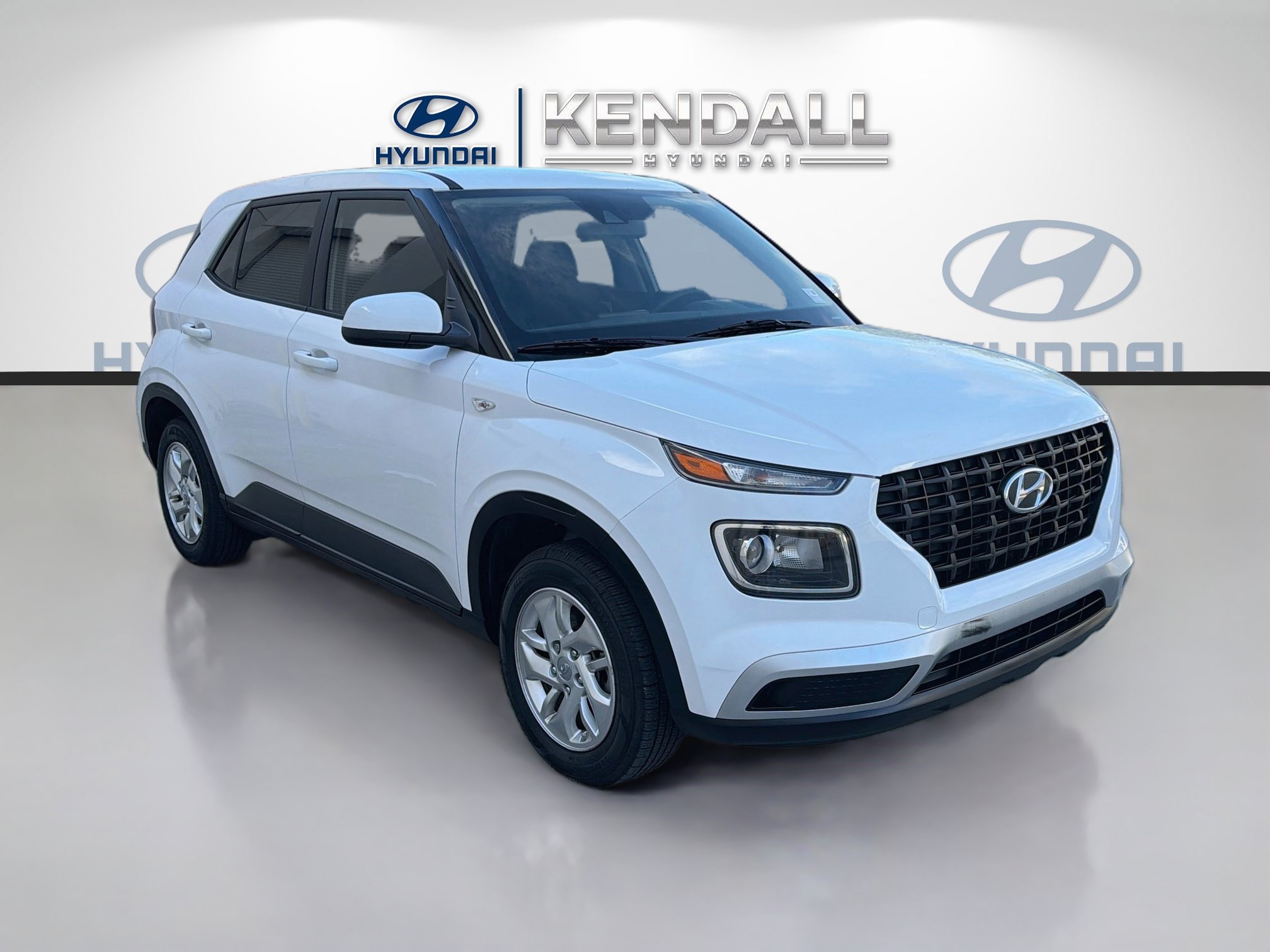 Used 2022 Hyundai Venue SE w/ Cargo Package FWD image 1