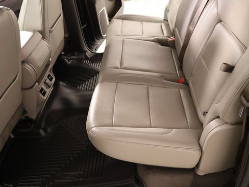 Used 2022 GMC Sierra 1500 SLT RWD image 12