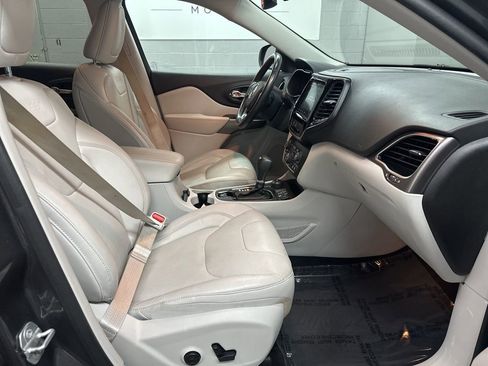 Used 2020 Jeep Cherokee Limited image 20