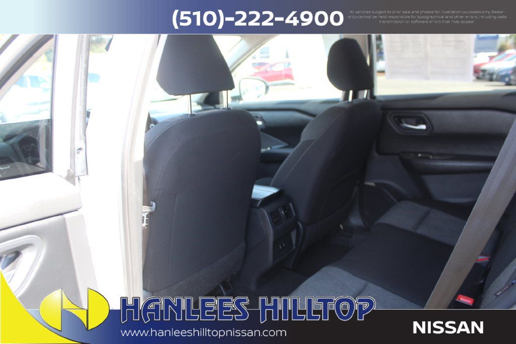 Used 2025 Nissan Rogue SV AWD/4WD image 17