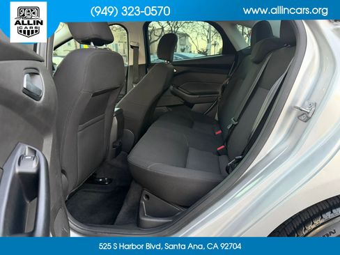 Used 2017 Ford Focus SE FWD image 9