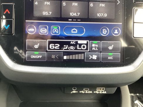 Used 2025 Subaru Forester Premium AWD/4WD image 22