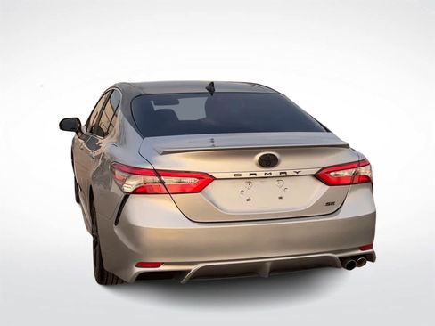 Used 2019 Toyota Camry SE image 7