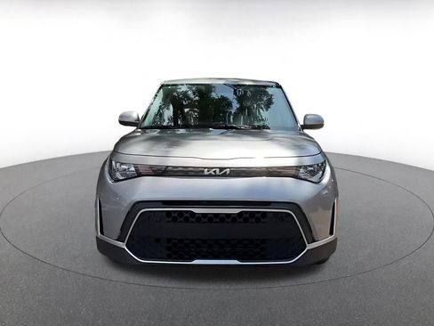 Used 2025 Kia Soul LX w/ LX Technology Package FWD image 3