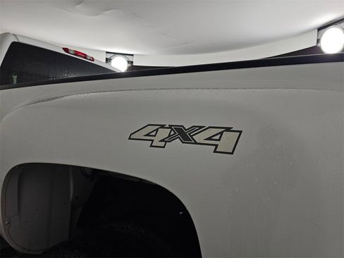 Used 2011 GMC Sierra 3500 SLT w/ SLT Convenience Package image 20