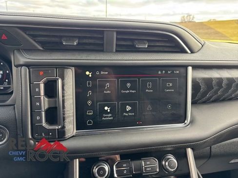Used 2024 GMC Yukon XL Denali AWD/4WD image 20