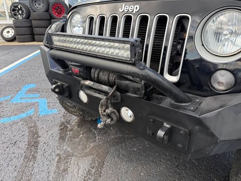 Used 2017 Jeep Wrangler Unlimited Sahara AWD/4WD image 61