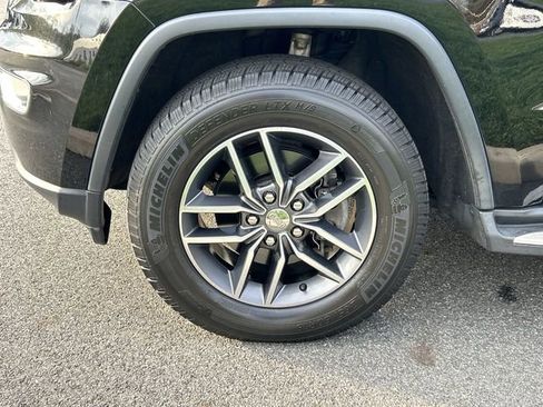 Used 2018 Jeep Grand Cherokee Limited AWD/4WD image 10