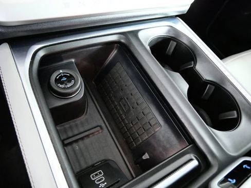 Used 2025 Ford Expedition Active AWD/4WD image 24
