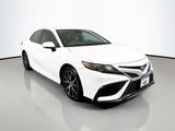 Used 2021 Toyota Camry SE image 3