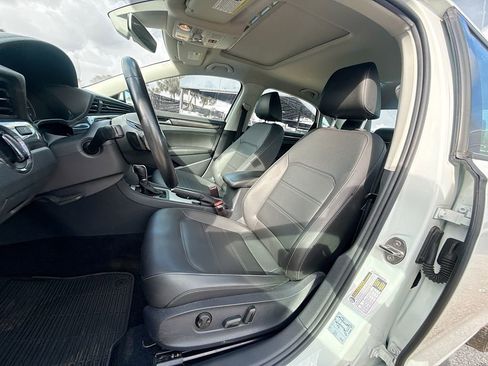 Used 2020 Volkswagen Passat 2.0T R-Line image 23