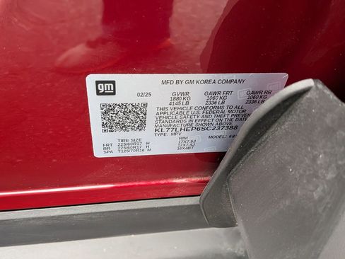 Certified 2025 Chevrolet Trax LT w/ LT Convenience Package image 35