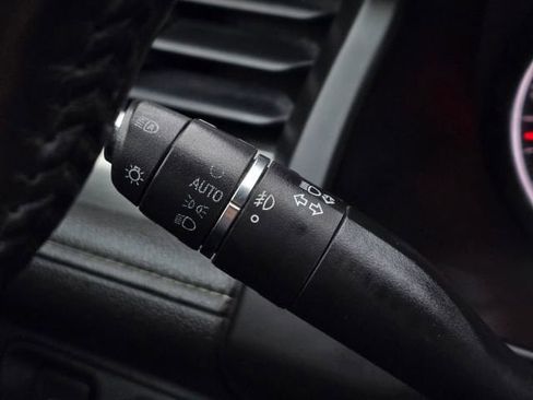 Used 2019 GMC Acadia SLT w/ LPO, Floor Liner Package image 32