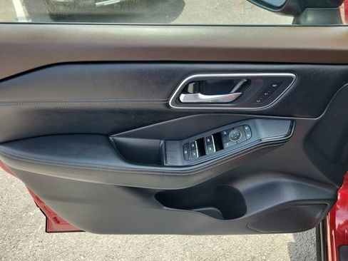 Certified 2021 Nissan Rogue Platinum FWD image 19