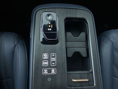 Certified 2024 Nissan Ariya AWD image 22