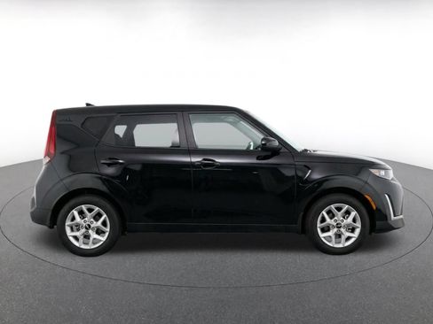 Used 2025 Kia Soul LX w/ LX Technology Package FWD image 10
