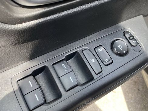 Used 2025 Honda CR-V LX image 23