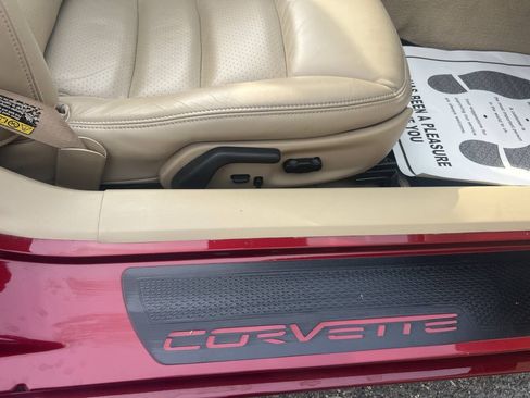 Used 2005 Chevrolet Corvette Convertible w/ Preferred Equipment Group RWD image 20
