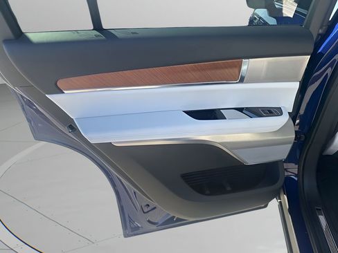 New 2026 Cadillac Vistiq Sport w/ LPO, Floor Liner Package image 17